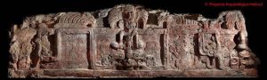 El descubrimiento de un friso desmitifica la vocación pacifista de los mayas