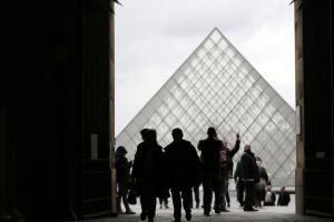 Entrada del Museo del Louvre