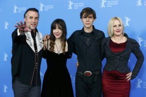 Richard Linklater (izquierda), junto a su hija Lorelei, Ellar Coltrane y Patricia Arquette, en Berlín. Richard Linklater (izquierda), junto a su hija Lorelei, Ellar Coltrane y Patricia Arquette, en Berlín.