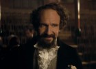 Ralph Fiennes, en la piel de Dickens