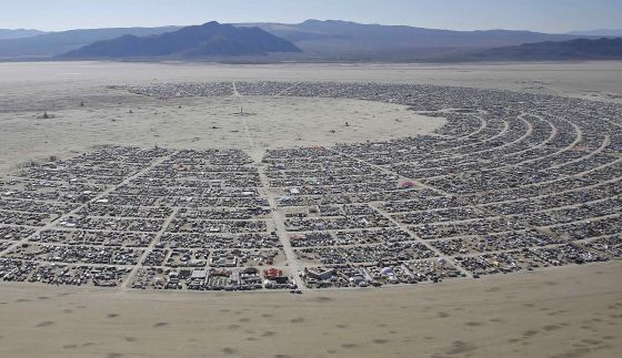 Vista aérea de Black Rock City, onde se celebra o festival.