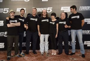 Carlos Areces, Julián López, Alec Baldwin, Santiago Segura, Angy, Fernando Esteso y Jesulín de Ubrique, en la presentación en Madrid.
