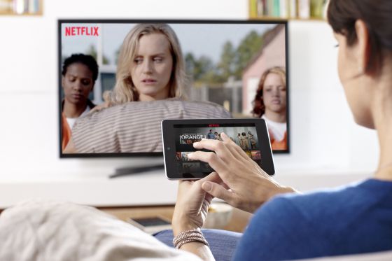 Una espectadora ve en Netflix 'Orange is the New Black'.
