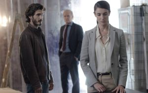 Antena 3 renueva ‘Allí abajo’, ‘Vis a vis’ y ‘Bajo sospecha’