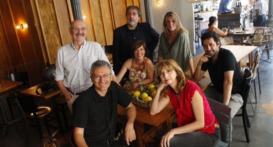 Durante algo más de dos horas contaron su experiencia con la literatura narrativa, la situación de la ficción española y eligieron una serie entre las que se emiten actualmente.