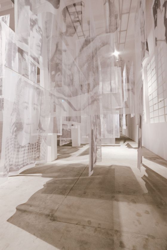 Uno de los salones de 'Dopo', del artista Christian Boltanski
