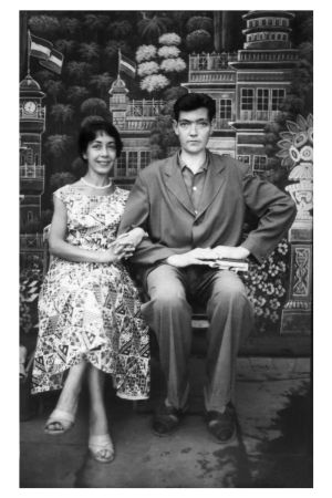 Aurora Bernárdez y Julio Cortázar en un viaje a India en 1956.rn