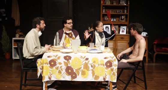 Una escena de la obra teatral 'El sepelio'.