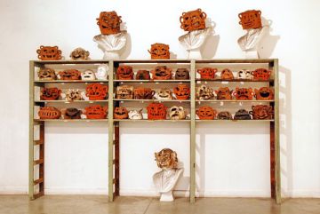 Máscaras de la exposición 'Ya fui mujer' de Tomás Espina. Máscaras de la exposición 'Ya fui mujer' de Tomás Espina.