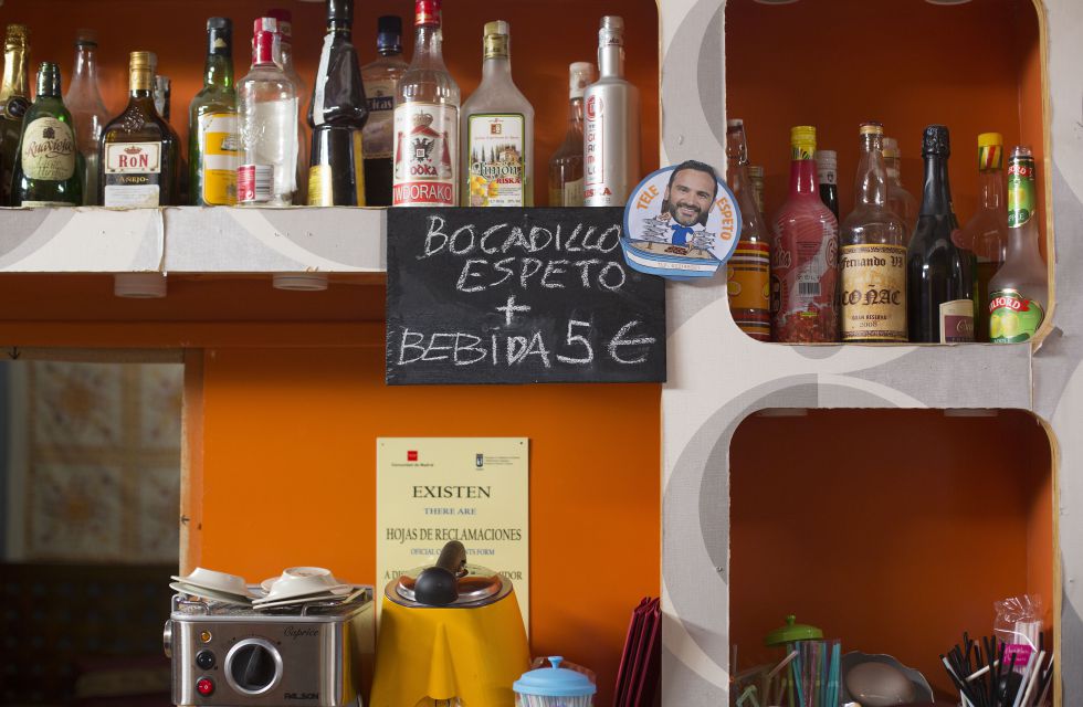 Un detalle del bar.