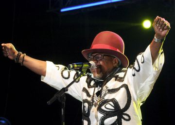 O cantor congolês Papa Wemba morre em show na Costa do Marfim