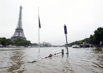El Louvre evacua les obres de les sales inferiors davant la crescuda del Sena