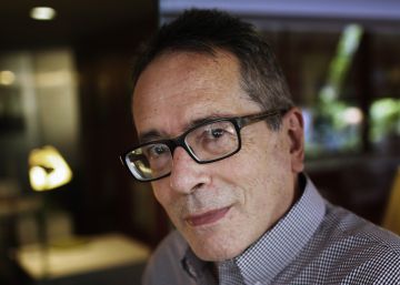 César Aira: “Leyendo novelas no se aprende nada” César Aira: “Leyendo novelas no se aprende nada”