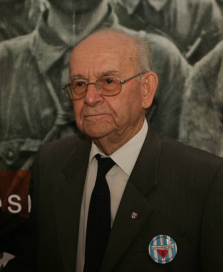 Virgilio Peña, en una imagen de 2005 en la exposición 'Imágenes y Memoria de Mauthausen', en Sevilla. Virgilio Peña, en una imagen de 2005 en la exposición 'Imágenes y Memoria de Mauthausen', en Sevilla.