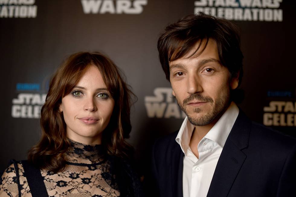 Felicity Jones y Diego Luna, en la convención en Londres.