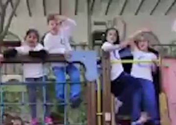 Un grupo de niños emociona a Gloria Gaynor al cantar ‘I will survive’ en favor de la enseñanza pública Un grupo de niños emociona a Gloria Gaynor al cantar ‘I will survive’ en favor de la enseñanza pública
