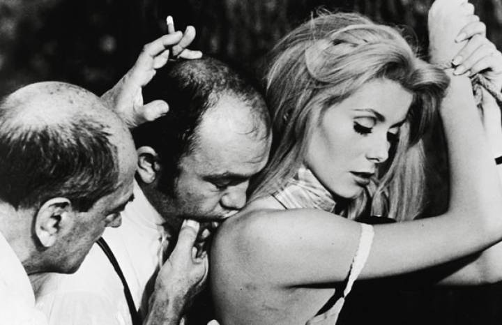 Rodaje de Belle de jour. Buñuel dirige a Catherine Deneuve. Rodaje de Belle de jour. Buñuel dirige a Catherine Deneuve.