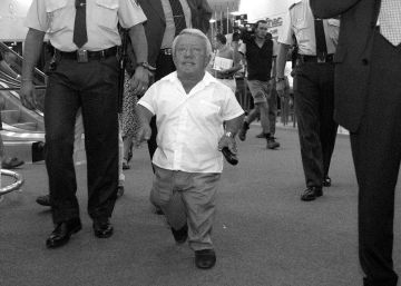 Muere Kenny Baker, el actor dentro de R2-D2 en ‘Star Wars’