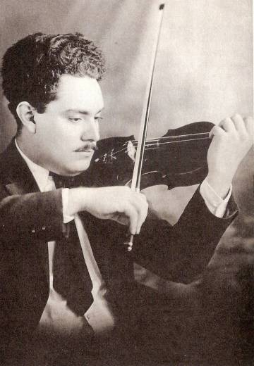 El violinista y director Silvestre Revueltas, que puso música a 'Redes'.