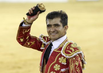 Joselito Adame y Fortes destacan en la corrida picassiana de Málaga