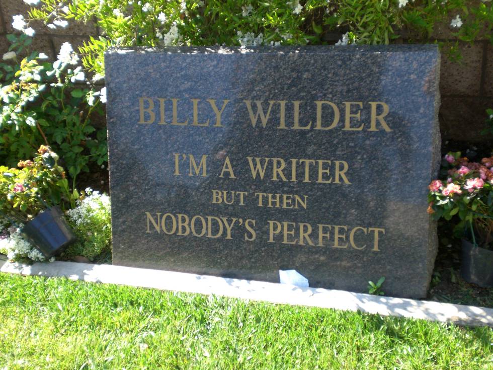 Tumba de Billy Wilder, en el cementerio Westwood Village Memorial Park.