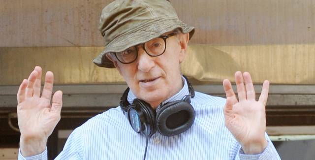 Woody Allen, durante el rodaje de 'Café Society', el 18 de septiembre de 2015, en Nueva York. Woody Allen, durante el rodaje de 'Café Society', el 18 de septiembre de 2015, en Nueva York.