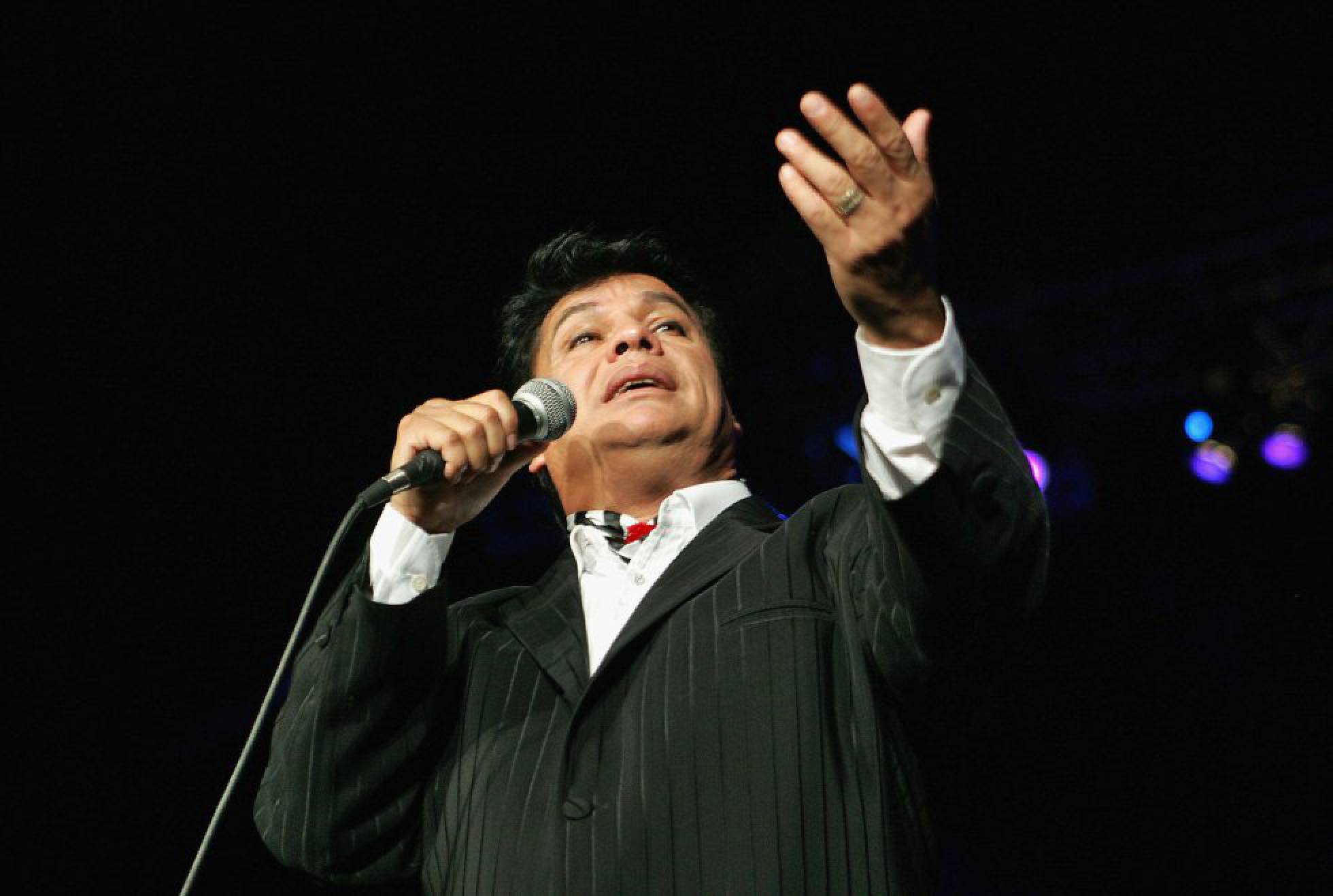 Juan Gabriel in Miami in October 2004. Juan Gabriel in Miami in October 2004.