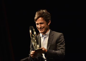 Gael empuña a Neruda contra las fronteras