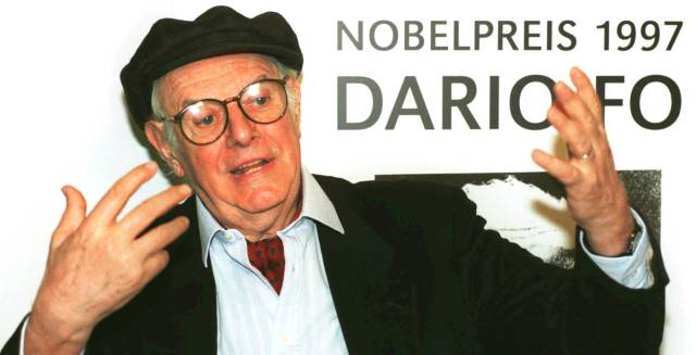 Fo, cuando recibió el premio Nobel, en 1997. Fo, cuando recibió el premio Nobel, en 1997.