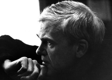 Milan Kundera: “Mi lenguaje quiere ser simple, preciso, casi transparente”