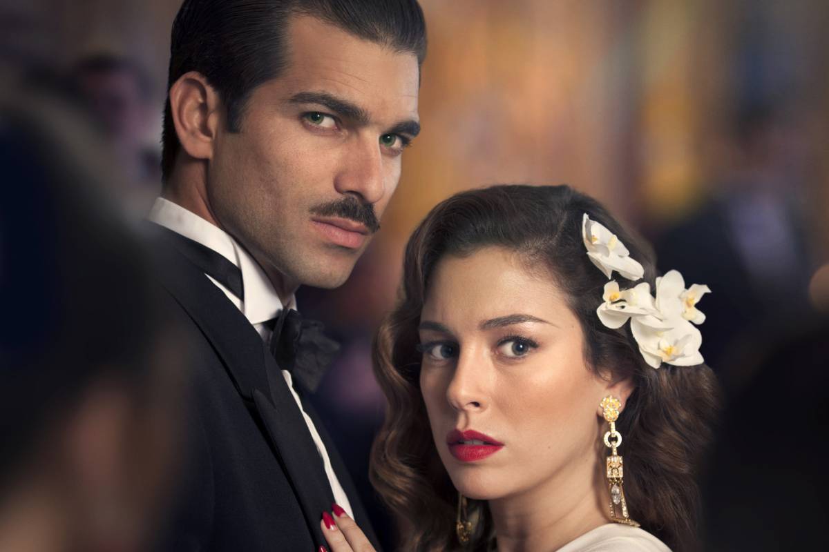 Rub&eacute;n Cortada y Blanca Su&aacute;rez, en una imagen promocional de 'Lo que escond&iacute;an sus ojos'.