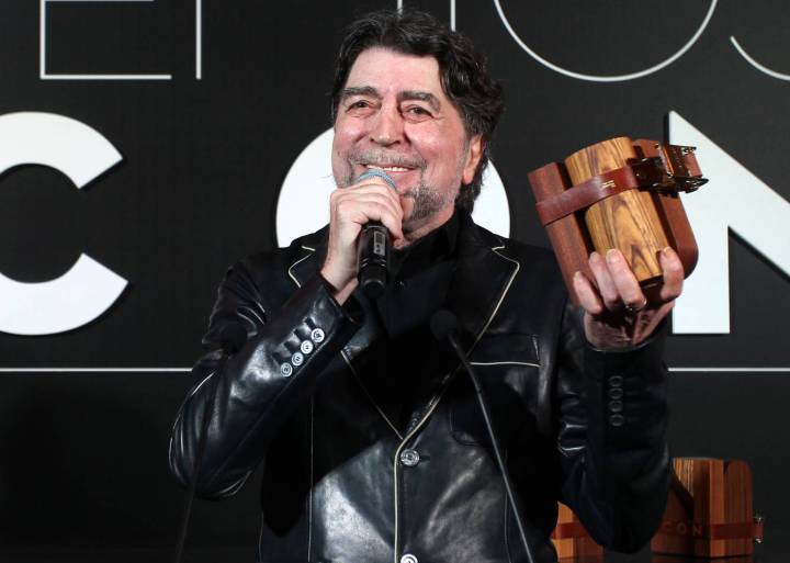 Joaquín Sabina anuncia un nuevo disco y gira por España Joaquín Sabina anuncia un nuevo disco y gira por España