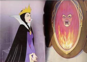 La Malvada Reina de Blancanieves ante el espejo.