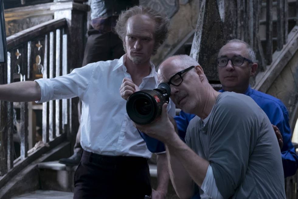 Neil Patrick Harris y Barry Sonnenfeld en el rodaje de 'Una serie de catastróficas desdichas'.