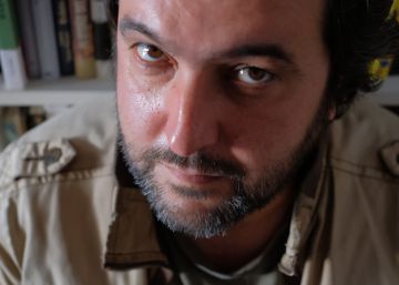 La última novela de Álvaro Colomer, en 'Página 2'