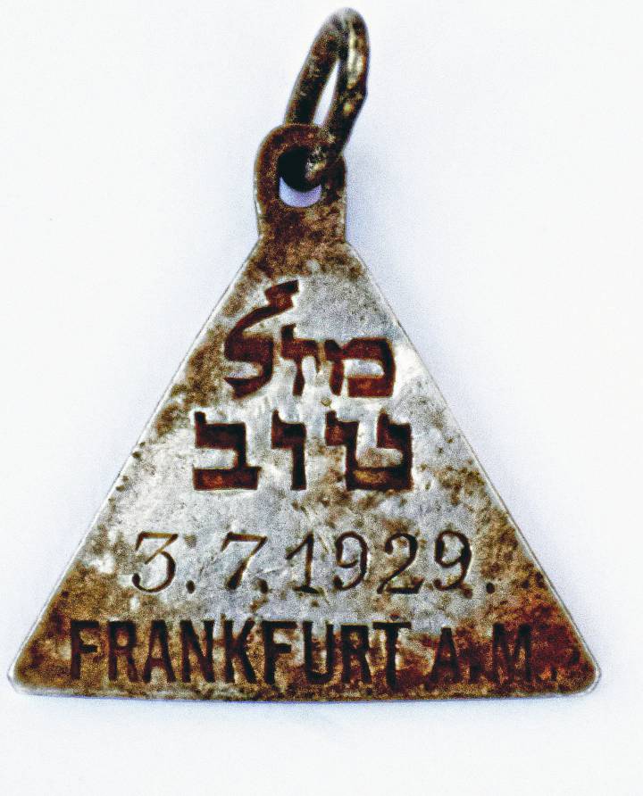 El pendiente que perteneció a Karoline Cohn. El pendiente que perteneció a Karoline Cohn.