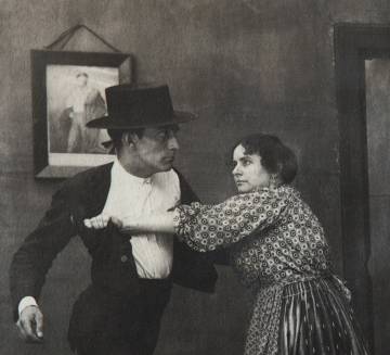 José de Almada Negreiros, en un fotograma de la película 'O Condenado' (1921).