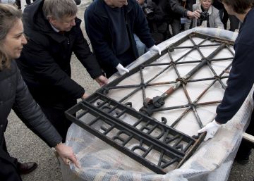 La porta amb el lema ‘El treball et fa lliure’ torna al camp de Dachau