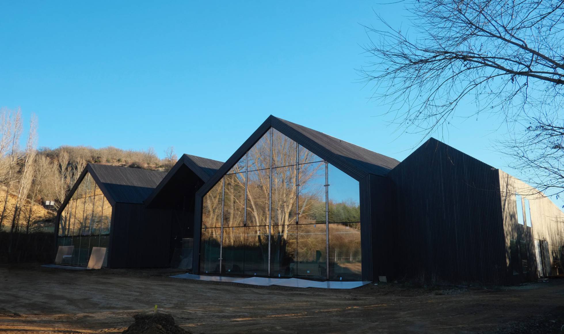 La nueva sede de la Fundación Cerezales Antonino y Cinia, diseñada por Alejandro Zaera. La nueva sede de la Fundación Cerezales Antonino y Cinia, diseñada por Alejandro Zaera.