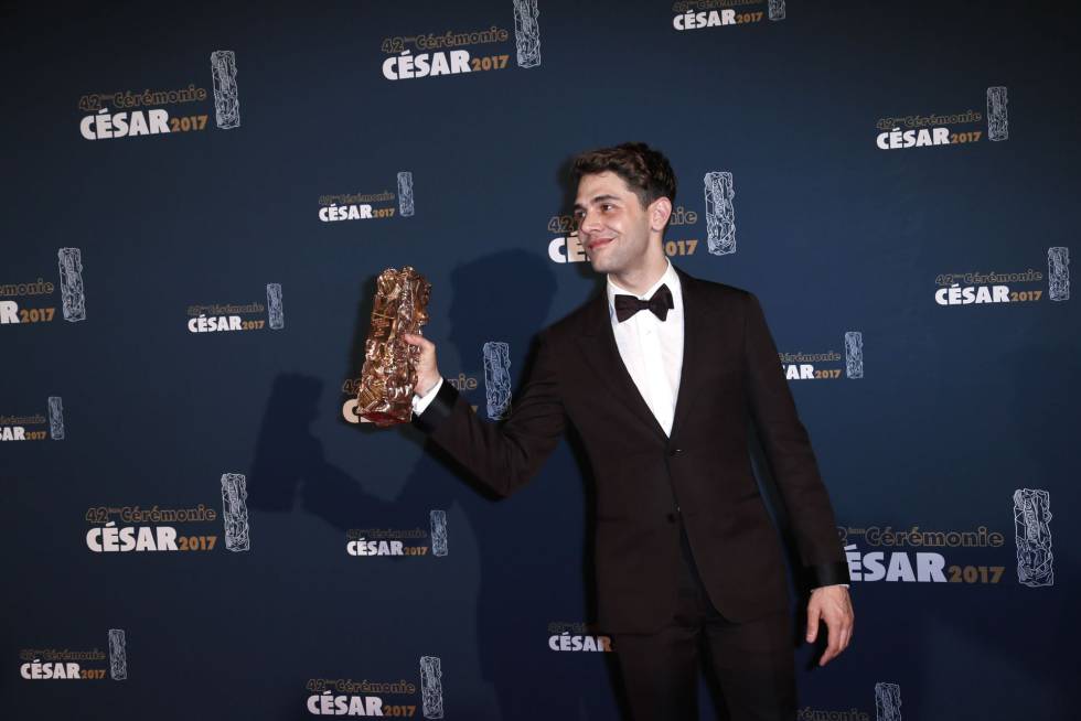 Xavier Dolan, con el César al mejor montaje, uno de los dos premios que se ha llevado en los galardones del cine francés.