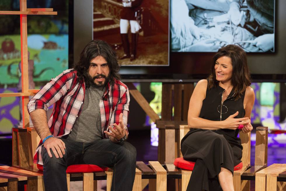 J.J. Vaquero y Silvia Abril, durante una intervención en el programa.