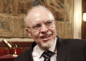 La Academia Argentina de Letras rinde homenaje al columnismo La Academia Argentina de Letras rinde homenaje al columnismo