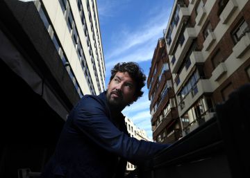 Con él llegó el escándalo