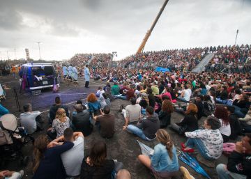 Puerto de la Cruz ofrece teatro a miles de aficionados, más allá del sol Puerto de la Cruz ofrece teatro a miles de aficionados, más allá del sol