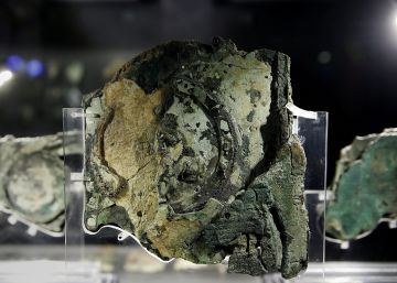 Qué es el mecanismo de Antikythera: el enigmático artilugio de la antigua Grecia