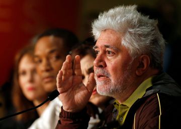 Almodóvar: “Parece um enorme paradoxo premiar um filme que não pode ser visto em uma sala” Almodóvar: “Parece um enorme paradoxo premiar um filme que não pode ser visto em uma sala”