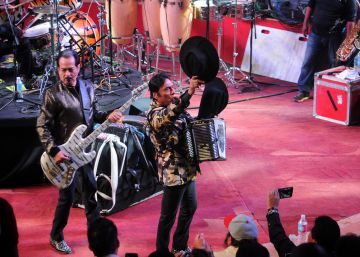 Multa de 25.000 dólares a Los Tigres del Norte por cantar narcorridos Multa de 25.000 dólares a Los Tigres del Norte por cantar narcorridos