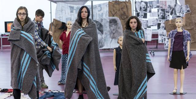 Ensayo de 'Fuegos', obra de Lola Blasco con dirección de Nina Reglero.