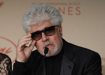 Almodóvar se emociona con los “héroes” de la lucha contra el sida