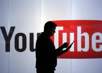 YouTube incluirá en sus vídeos enlaces a Wikipedia para combatir las noticias falsas